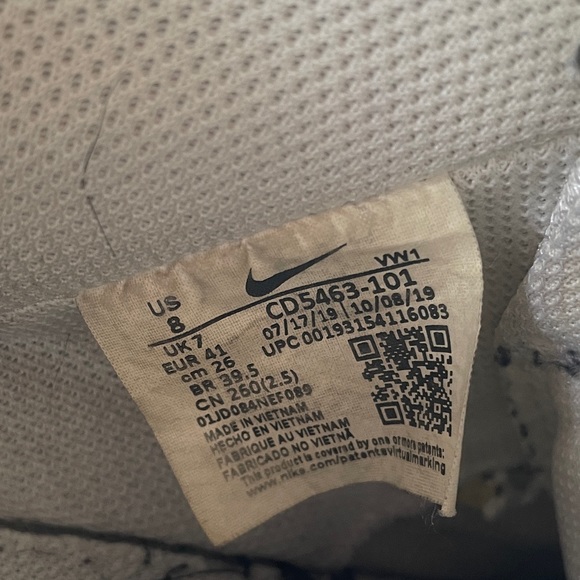 Men’s Nike’s Size 8 - Picture 3 of 3